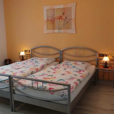Апартаменты Ferien Im Reetdachhaus - #122850 Grossheide